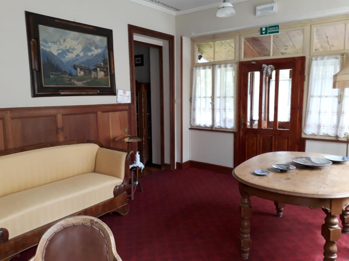 Hotel Villa Tedaldi Гресоне Сен Жан Екстериор снимка