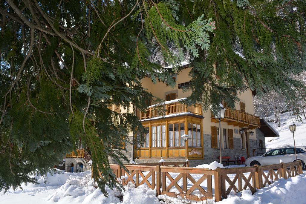 Hotel Villa Tedaldi Гресоне Сен Жан Екстериор снимка