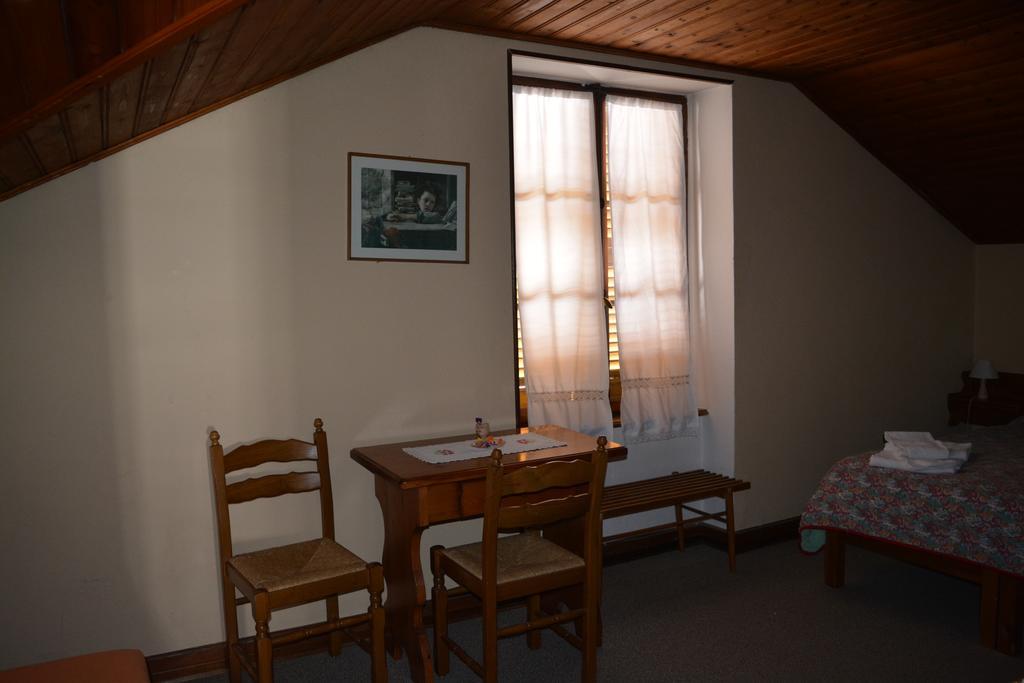 Hotel Villa Tedaldi Гресоне Сен Жан Екстериор снимка